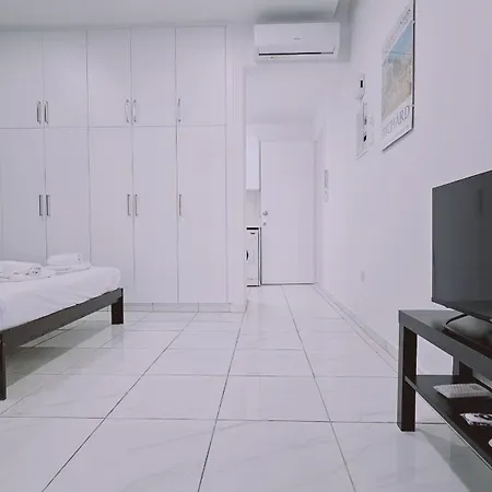 Cypress Studio Apartman *